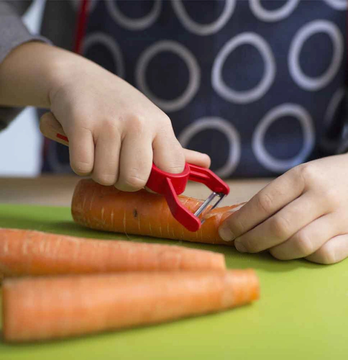 Opinel Le Petit Chef Kinderkeukenset - 3-delig - Kinderkoksmes (11cm), Vingerbeschermer, Dunschiller - Rood