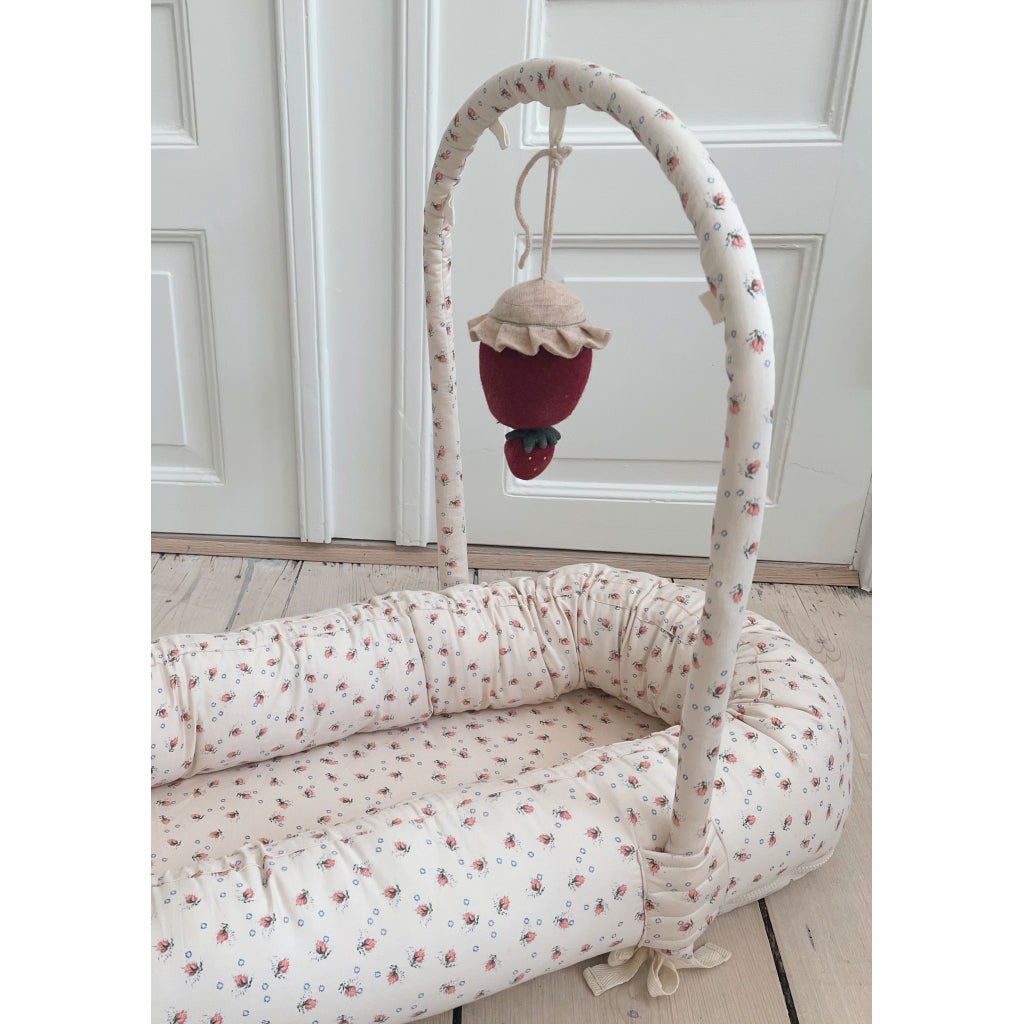 Konges Sløjd Babynest with bow for toys - Brise d'ete