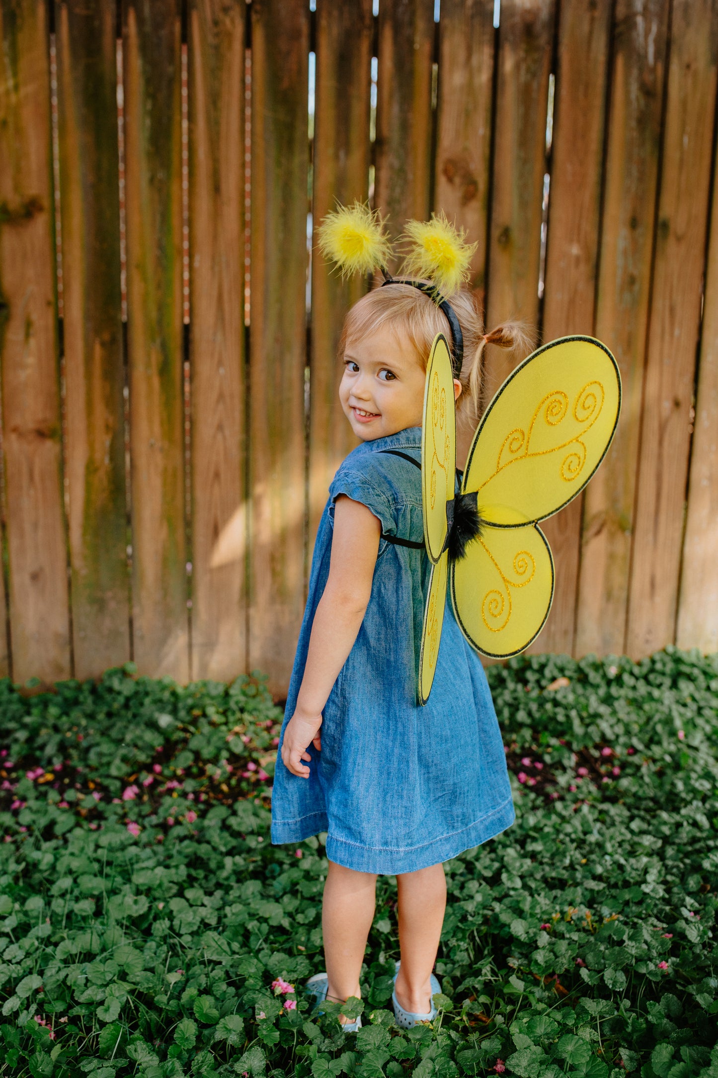 Great Pretenders Fancy Dress Bumblebee headband with wings - Yellow