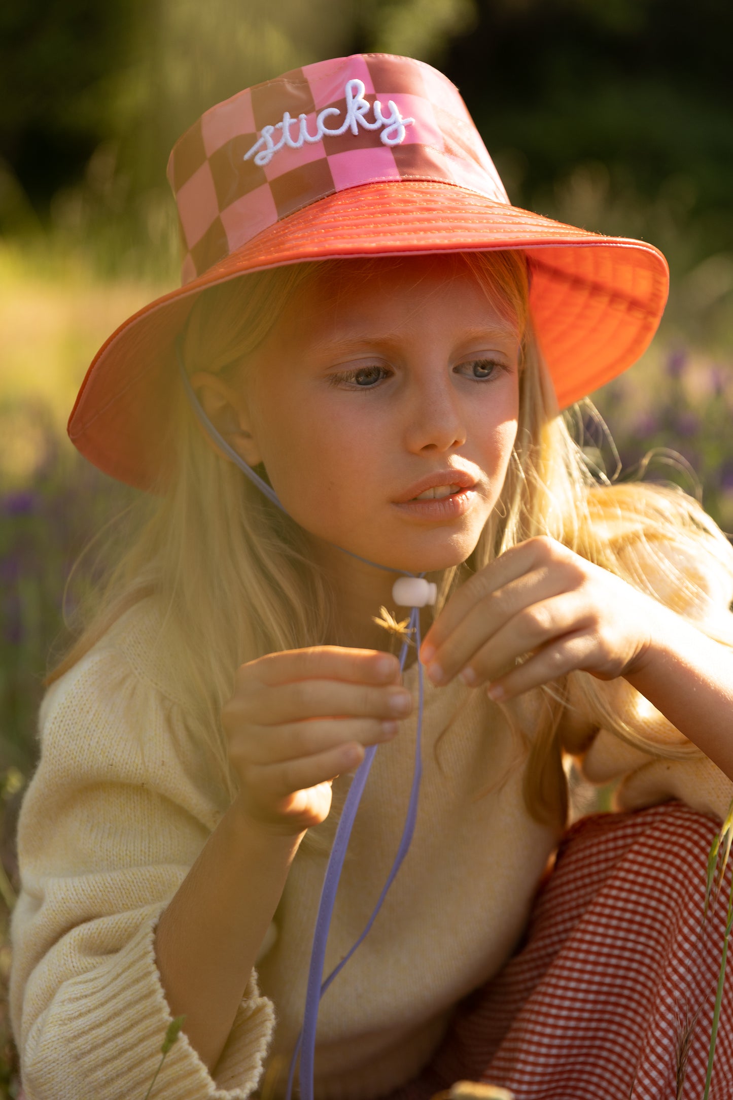 Chapeau de Pluie Sticky Lemon - Chapeau Enfant - 54 CM - Chapeau de Pêcheur - Fleur Rose + coccinelle rouge