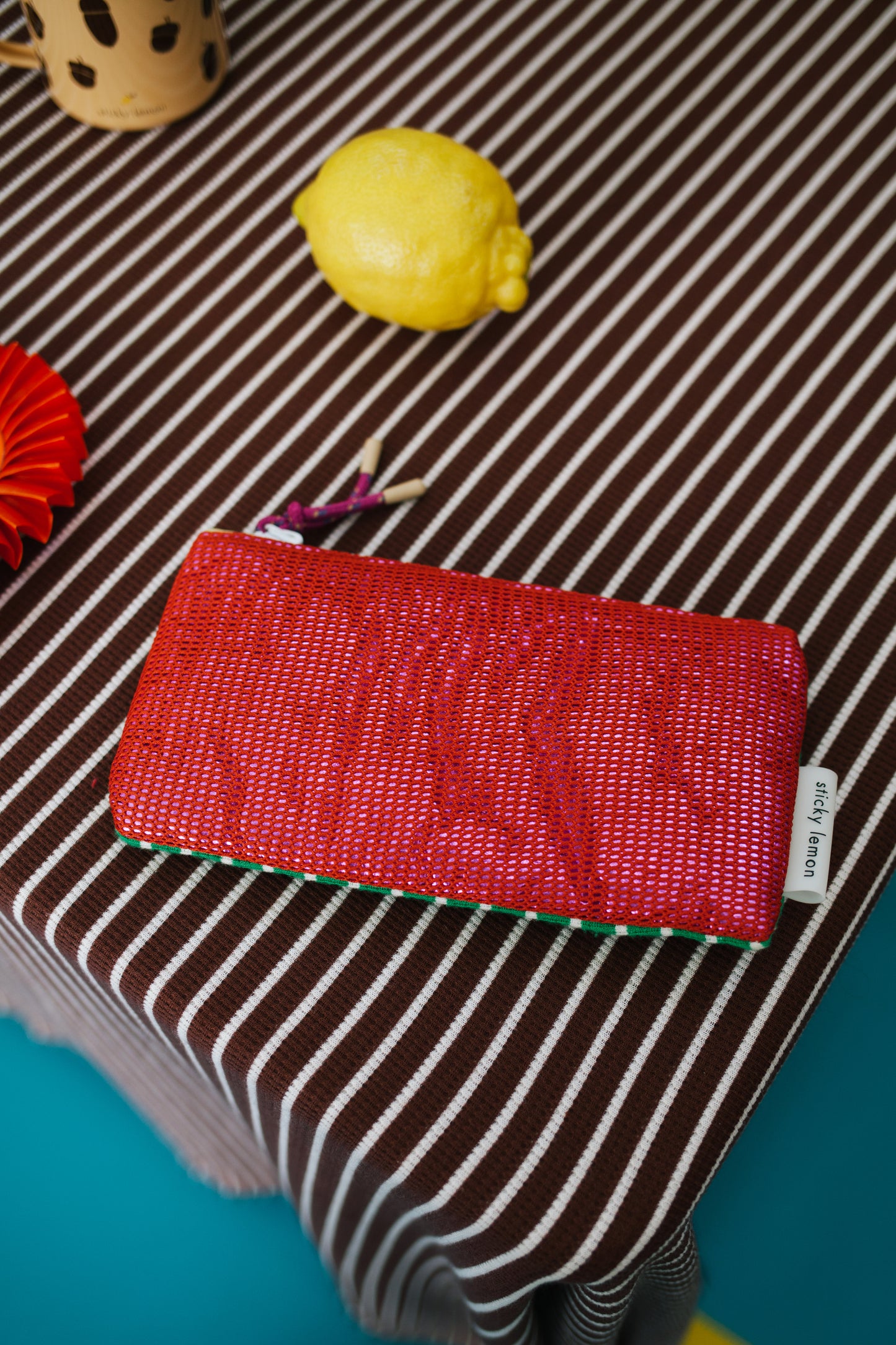 Sticky Lemon Pencil Case/Pennenzak Better Together | Mesh Red