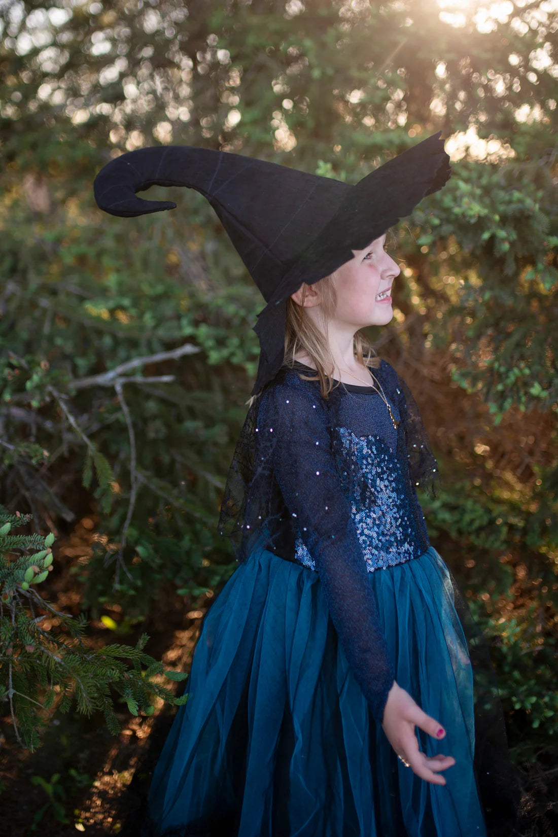 Great Pretenders Verkleedkledij Luna the Midnight Witch - Heksenjurk - 5/6 jaar