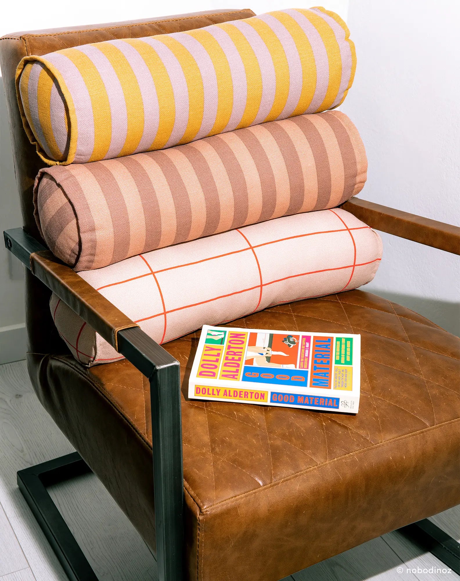 Nobodinoz Vibes Cilinderkussen - Ø18x50cm - Pink Red Grid