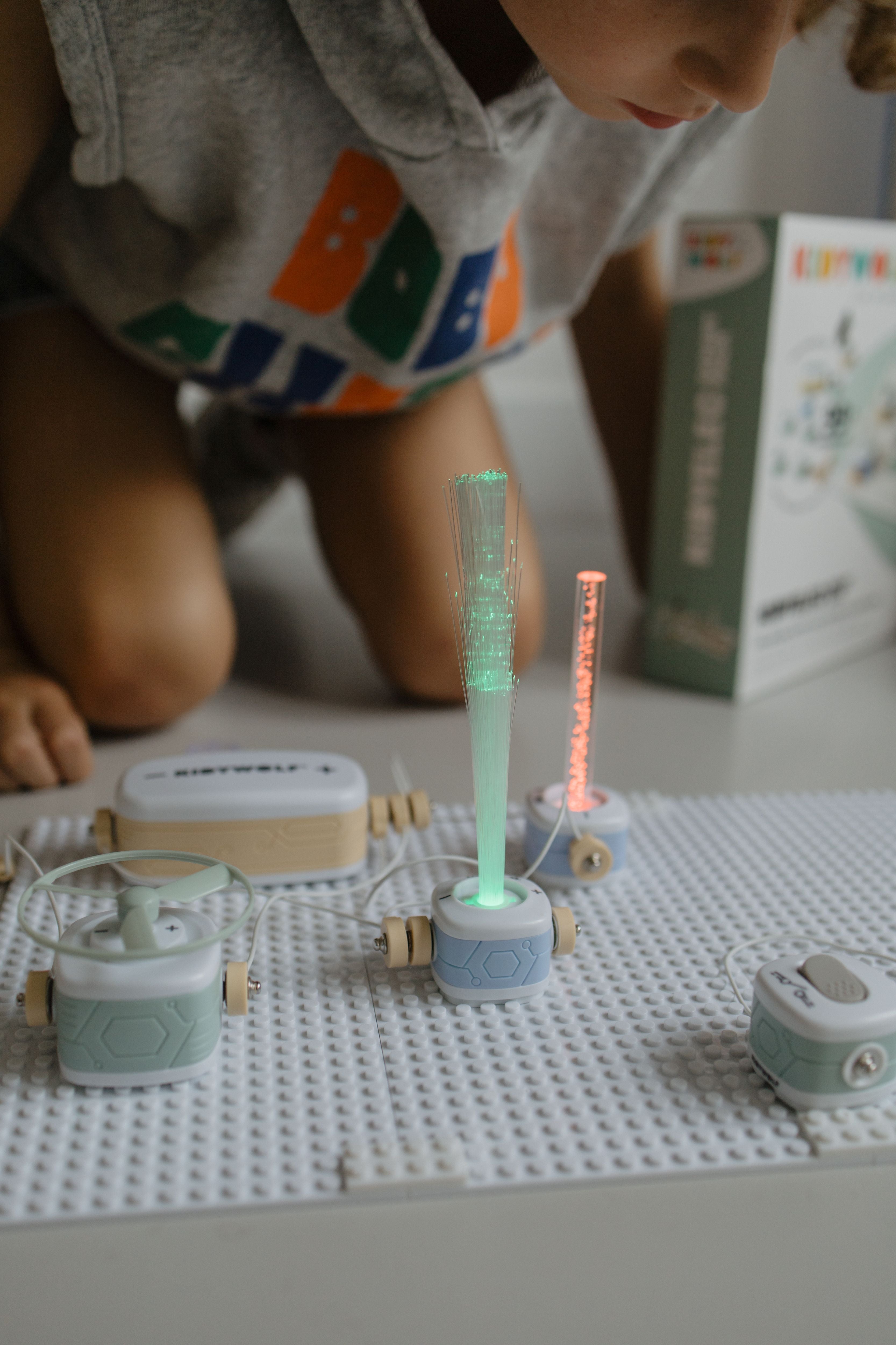 Kidywolf Kidyelec Starter 11-delig - Mijn eerste elektriciteitsset - Werkt op AA-batterijen - Vanaf 6 jaar - Multi