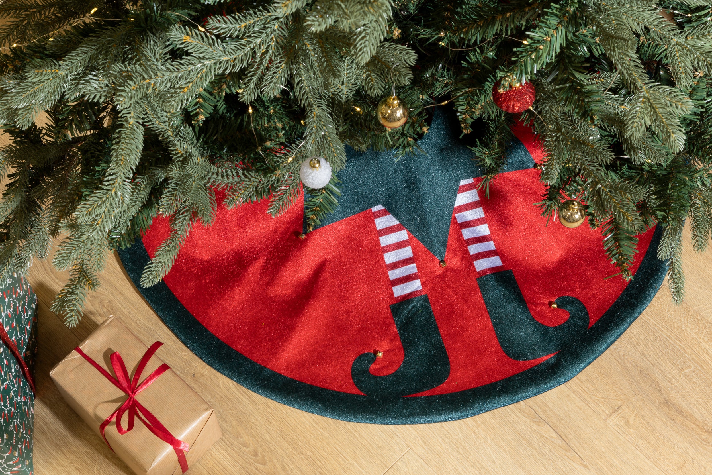 Fééric Lights and Christmas Christmas decoration Christmas tree skirt - Ø56xH25cm - Red