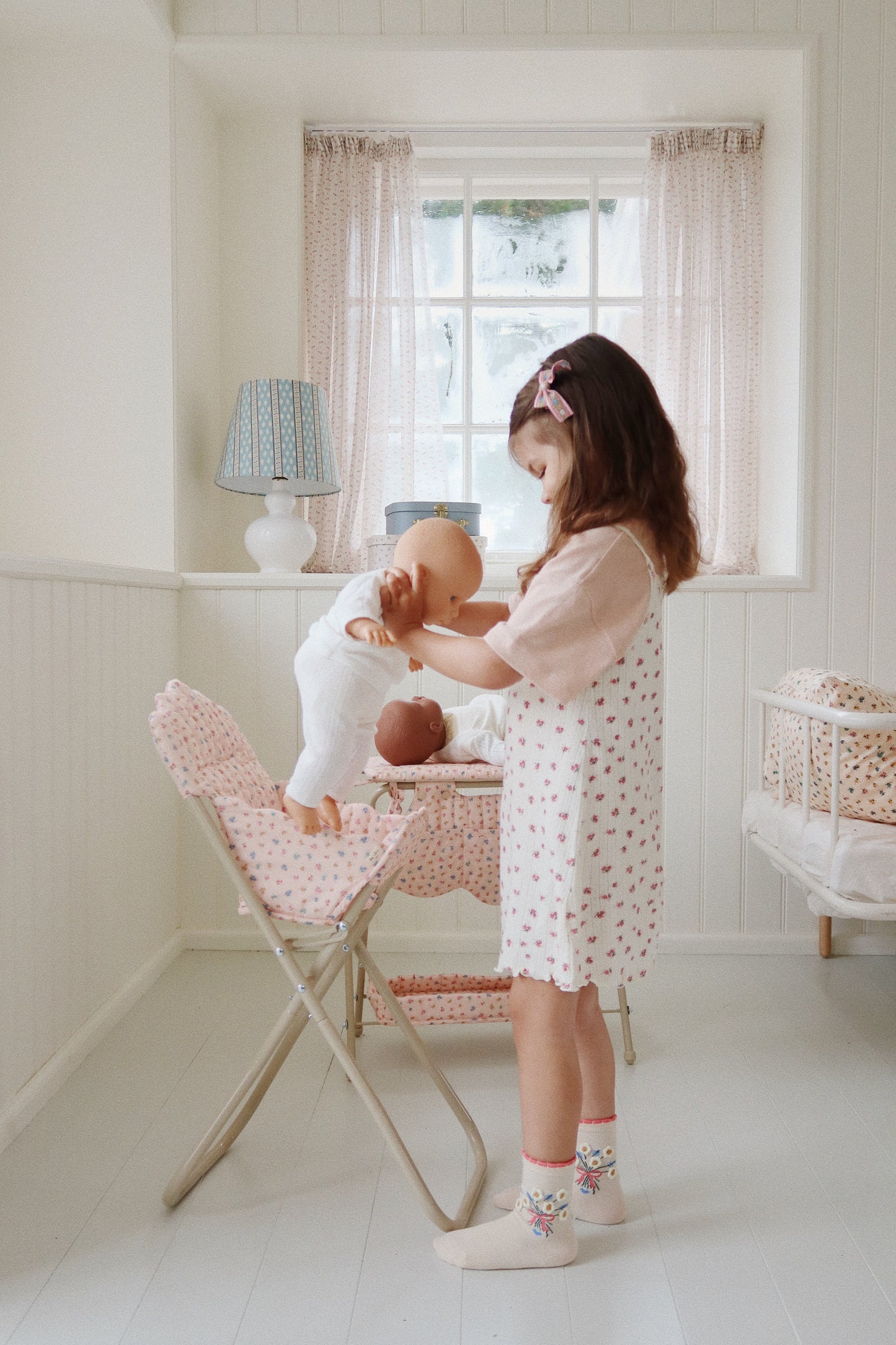 Konges Sløjd Doll High Chair - Chaise haute pour poupée - Bloomie Blush