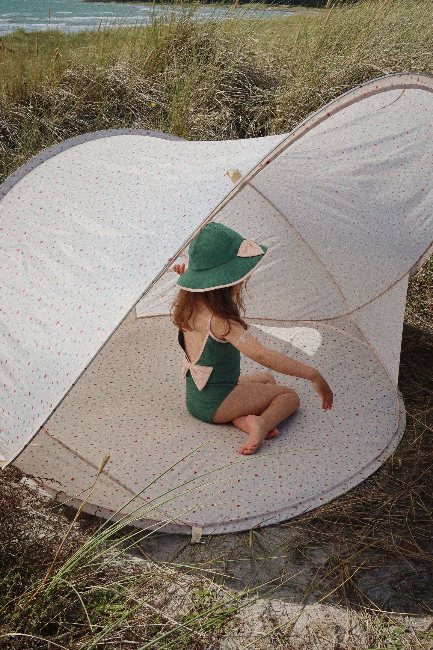 Konges Sløjd Beach Tent Pop Up Shelter - Strandtent - Tent - Anti UV - Multi Hearts