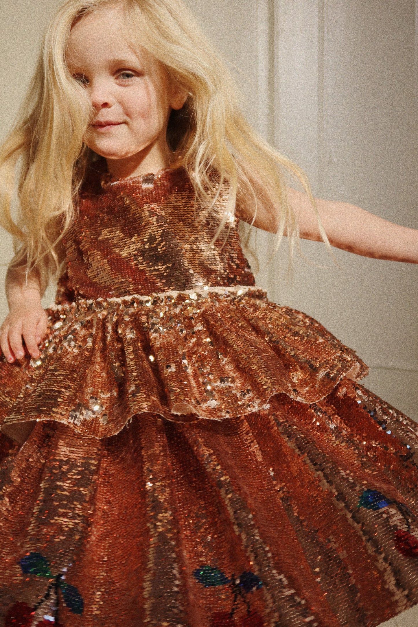 Konges Sløjd Lulu Shimmering dress with sequins - Brazilian Sand