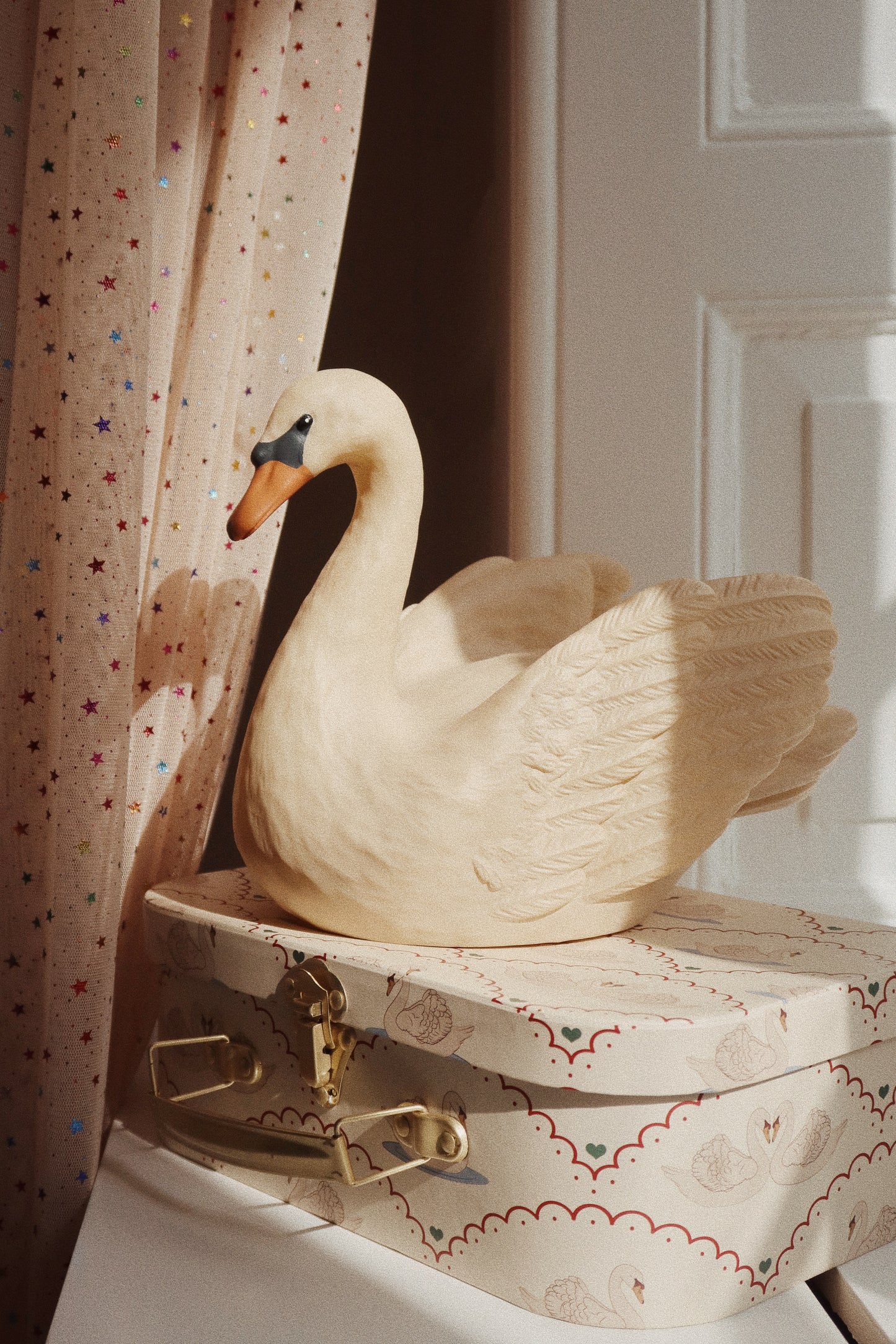 Konges Sløjd Swan-shaped LED lamp with adjustable light - Beige