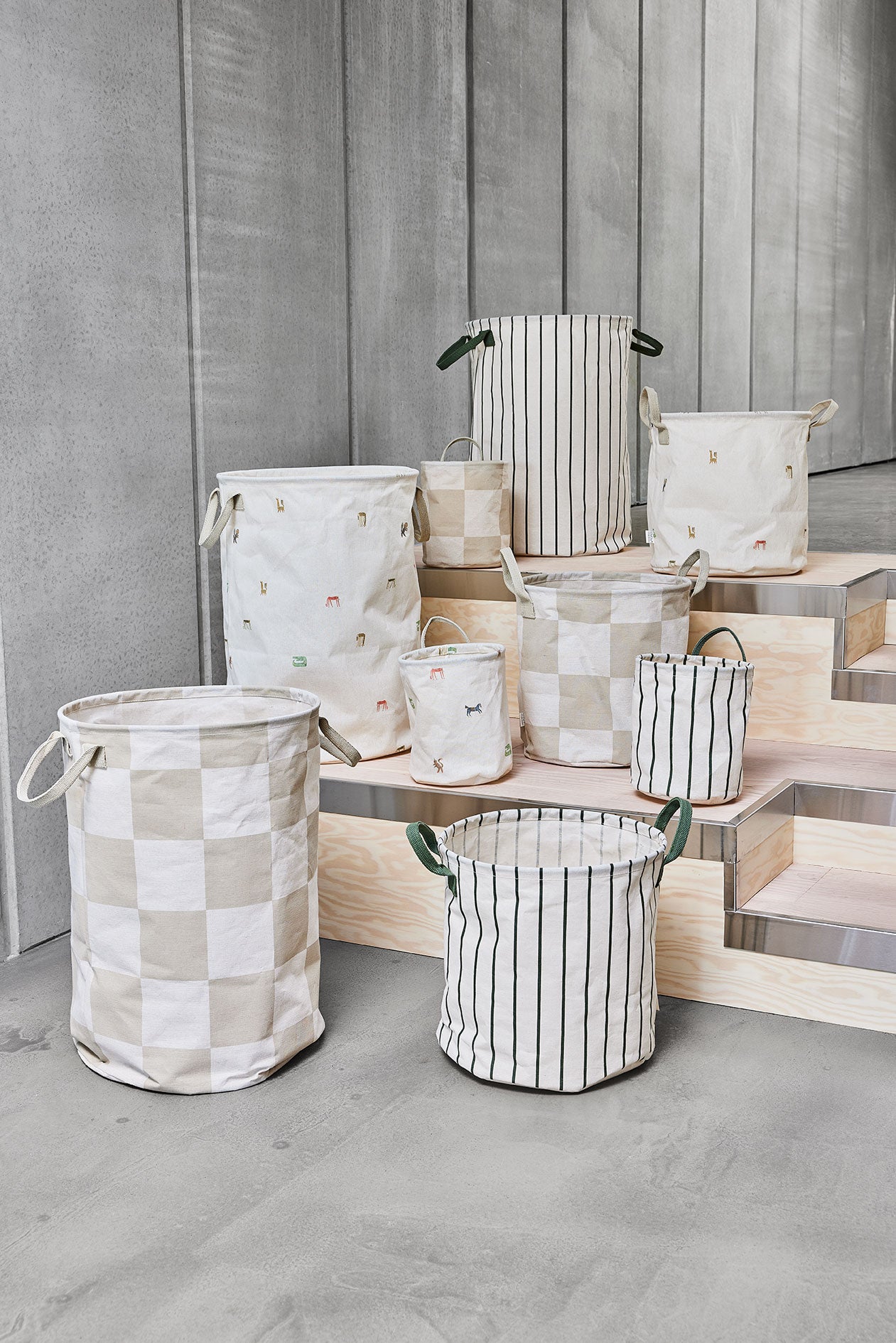 OYOY Raita wasmand/Laundry basket met strepen M - Green/Off White