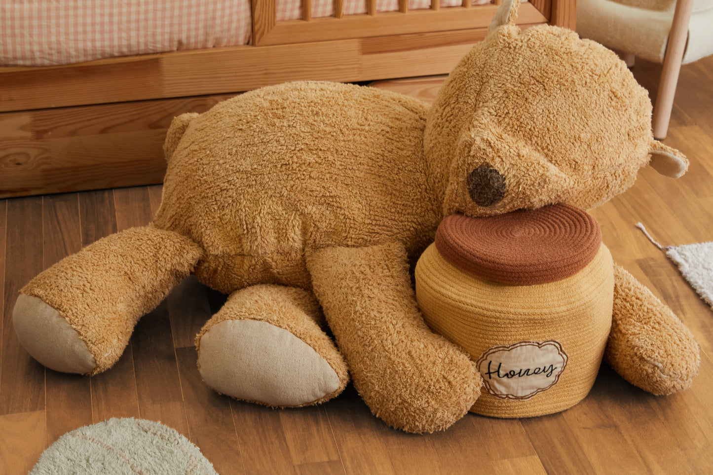 Lorena Canals Pouf câlin - Planet Bee - Sleepy Bear - 30x100x70cm