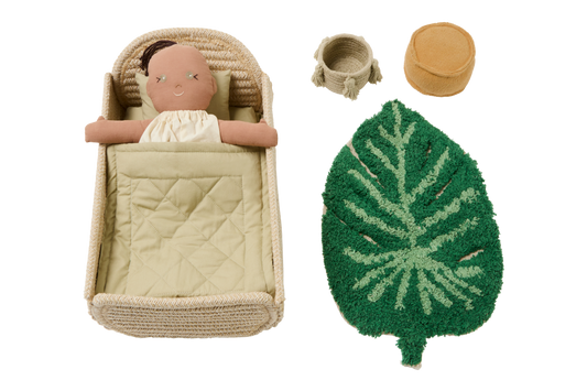 Lorena Canals Mini Ammi set - Tapijt, poef, opbergmand, bed, beddengoed en pop - Beige/Groen