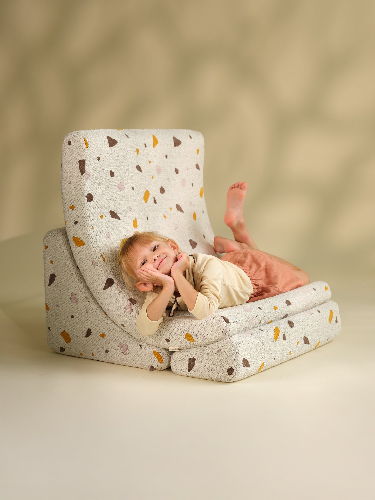 Wigiwama Teddy Moon Chair / Fauteuil - 80x65x55cm - Terrazzo Marble