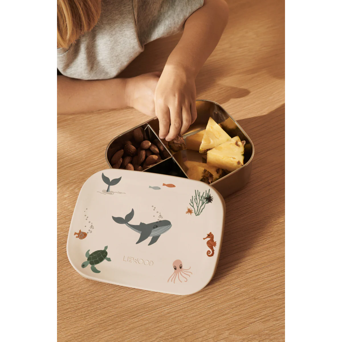 Liewood Arthur Printed Lunchbox - Roestvrij staal - 14x17x6cm - Sea Creature/Sandy