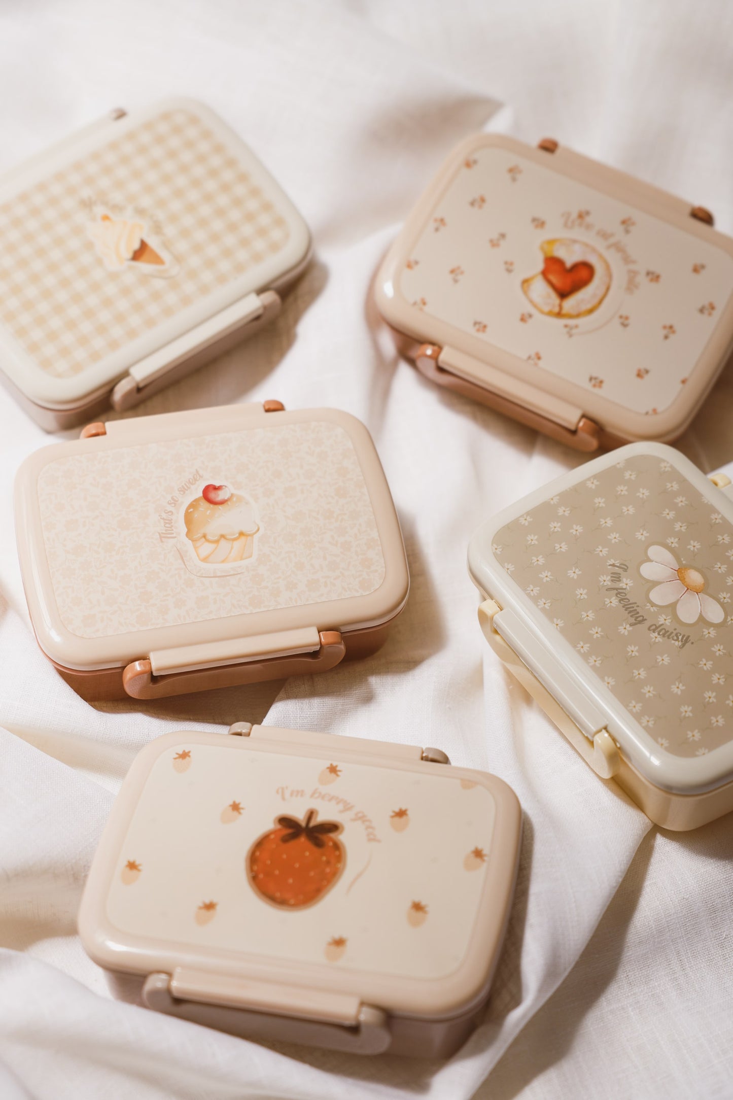 Mrs Ertha Bentobox / brooddoos met indeling - 15x12x5cm - Flower Buds