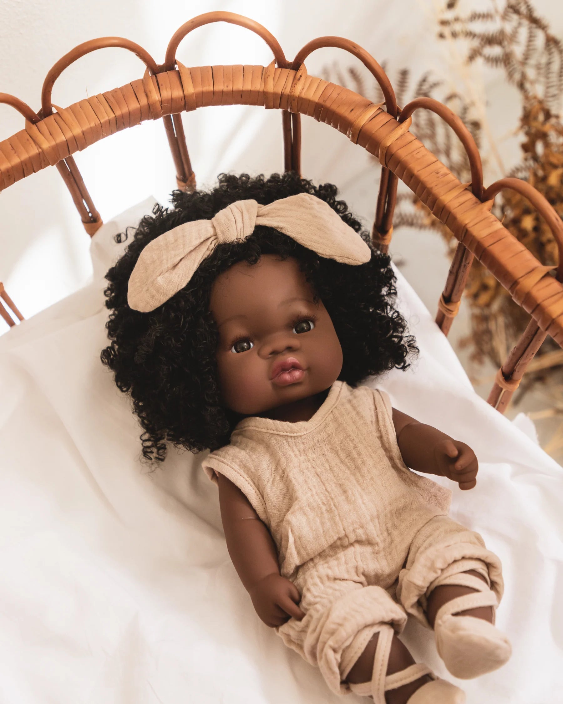 Poupée Mme Ertha Loretas - 17x35x13cm - Douce