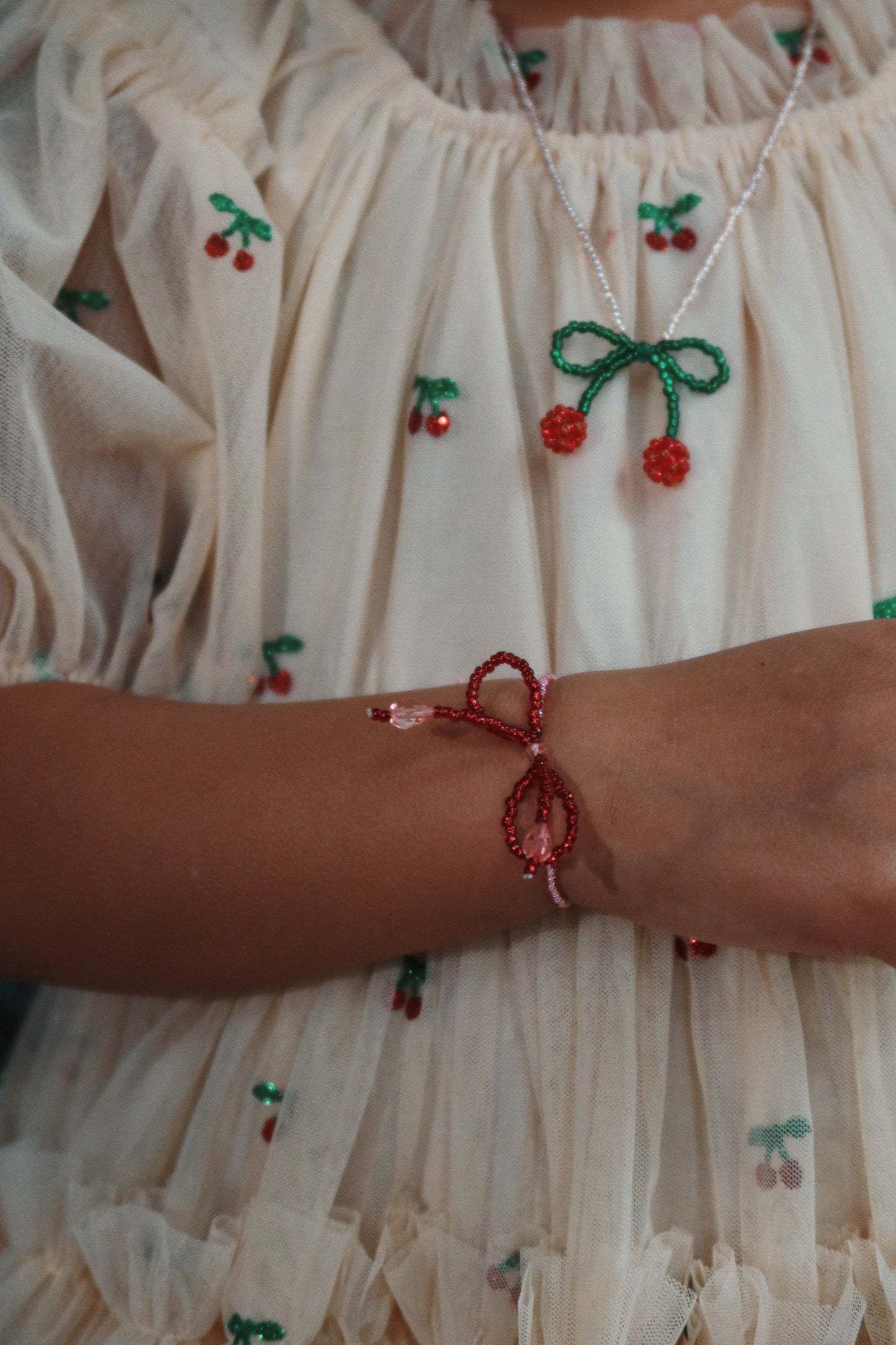 Konges Sløjd Pearly Juwelen set voor kinderen - Ketting en armband - Cherry