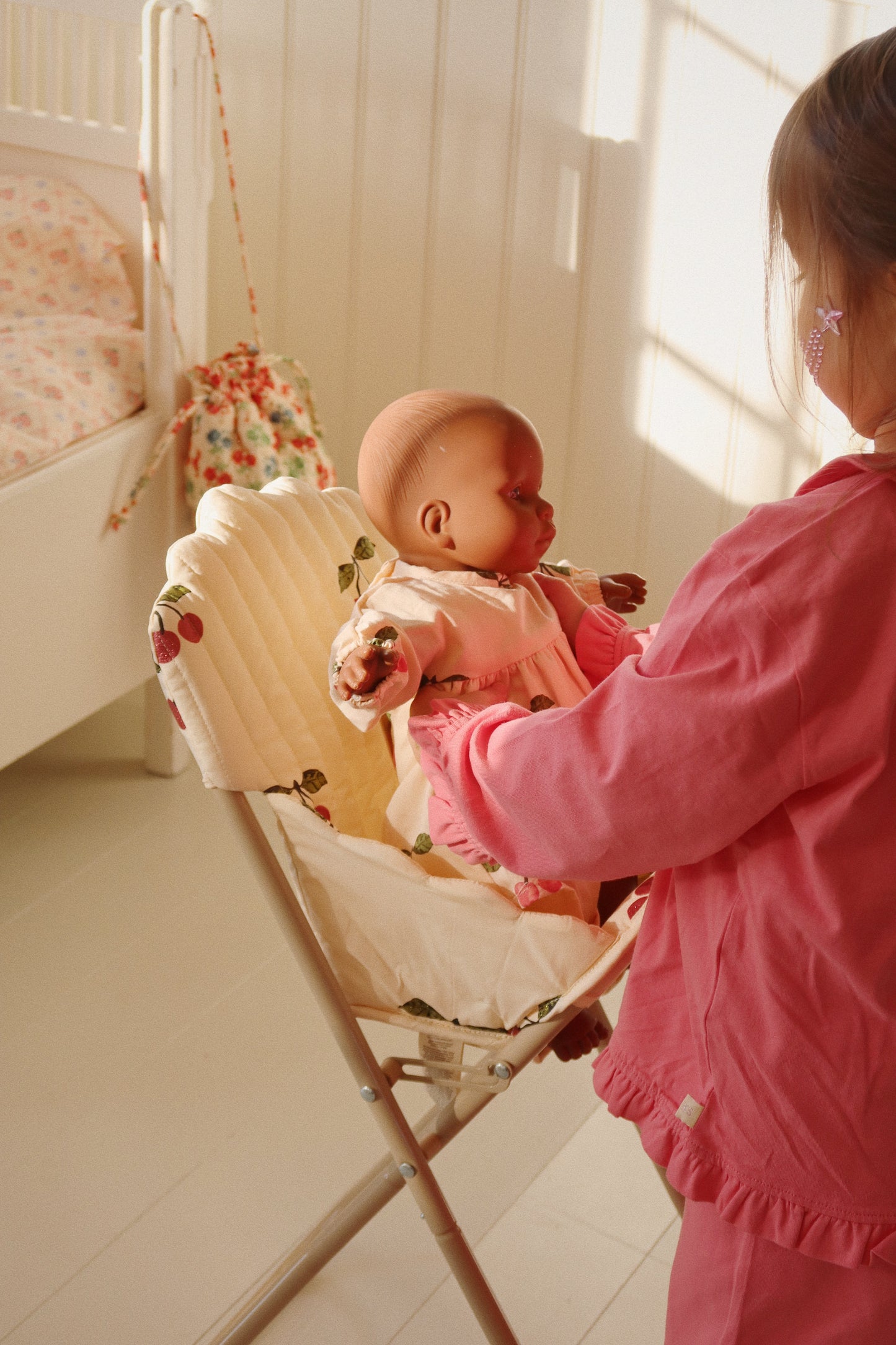 Konges Sløjd Doll High Chair - Hoge stoel voor pop - Ma Grande Cerise Pink Glitter