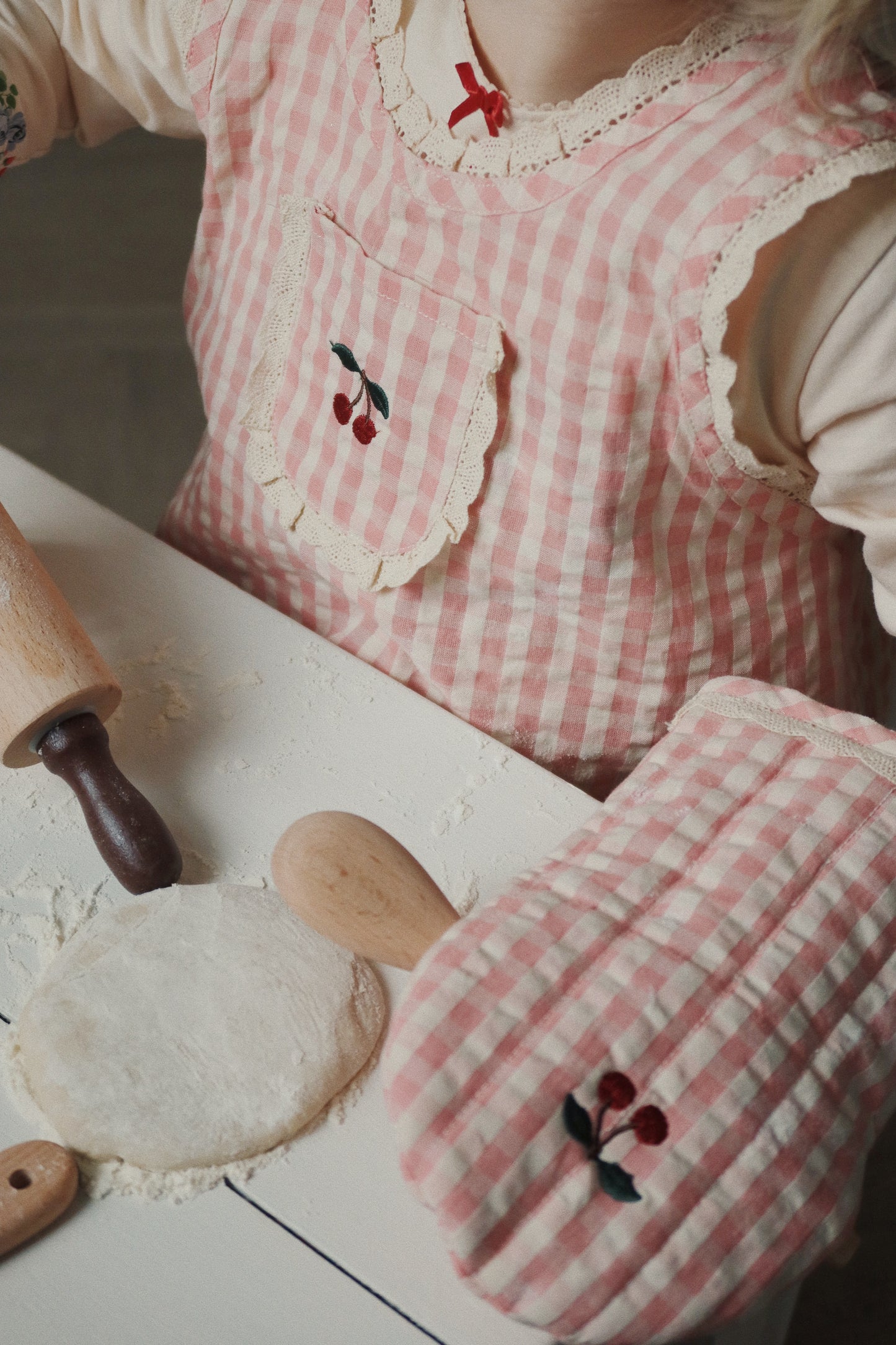 Konges Sløjd Keukenschort met handschoen voor kinderen/Apron set - One size - Cherry Check