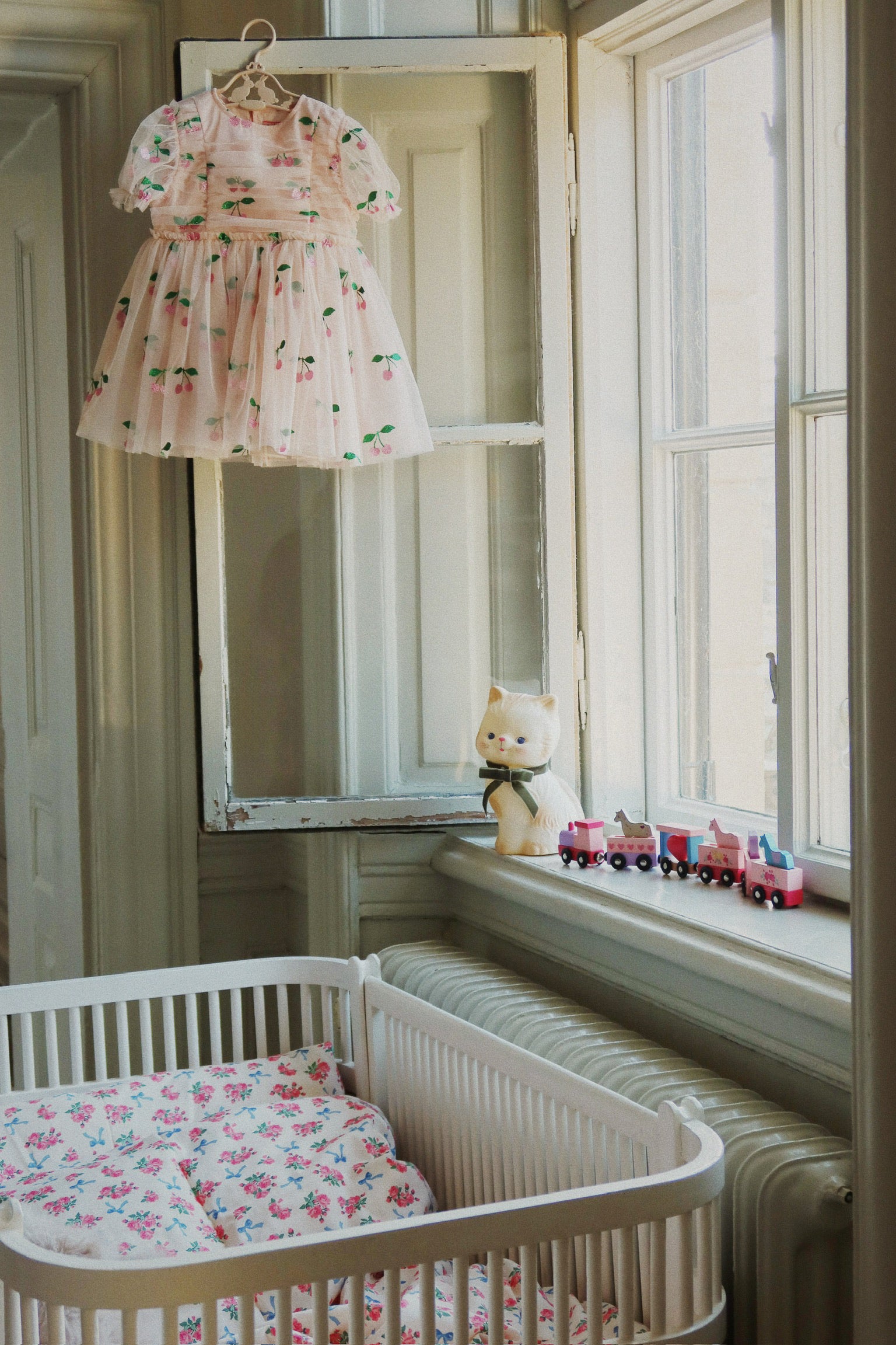 Konges Sløjd Cat LED Lamp - 13x11x23cm - Beige