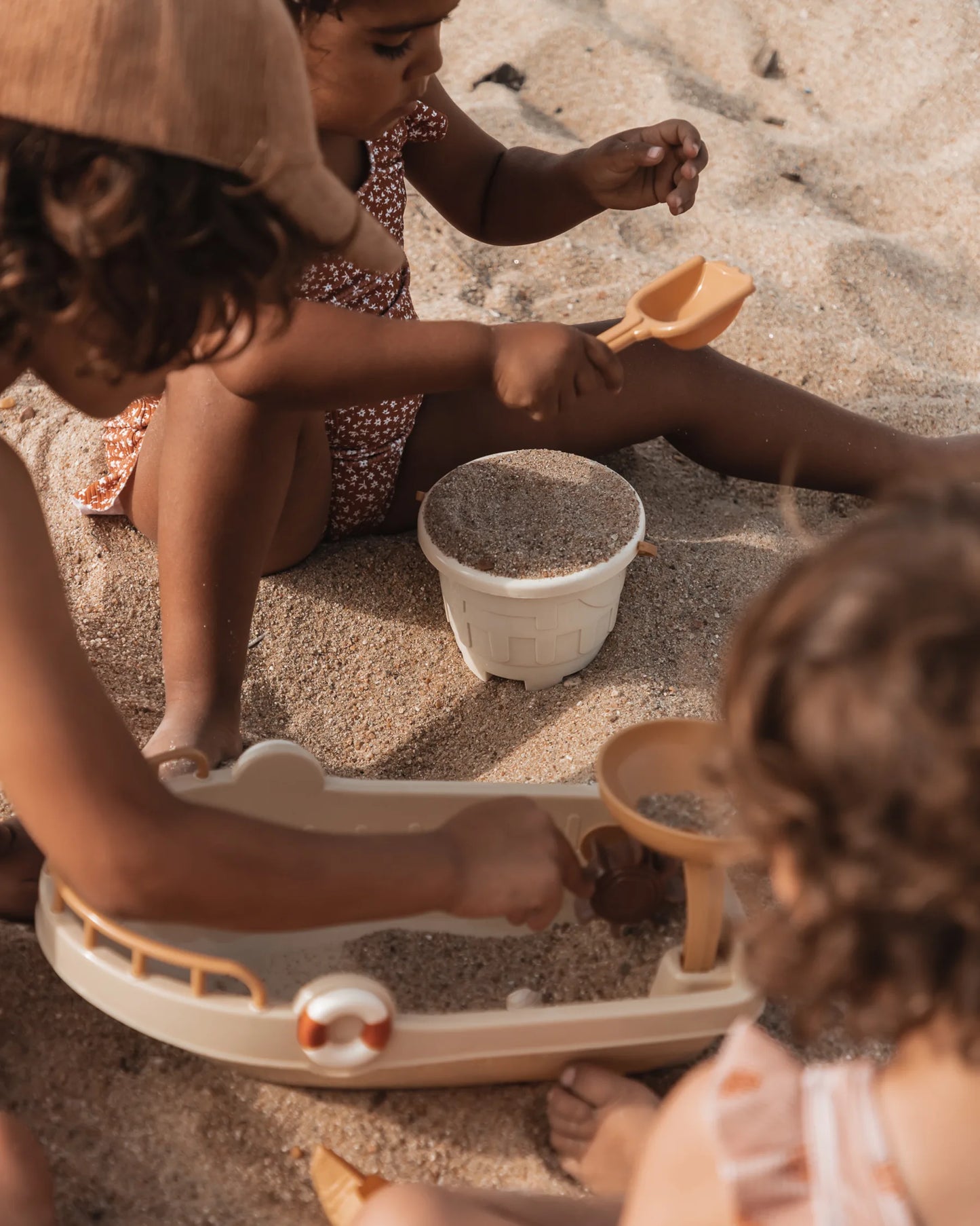 Mrs Ertha All Aboard Strandspeelgoed set - Bootje, schepjes en meer - Multi