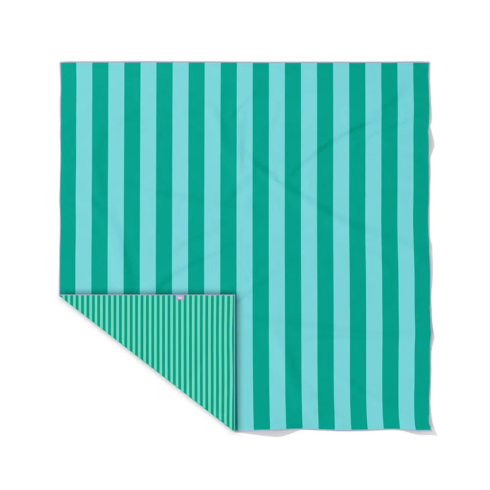 Quut Speel handdoek / Strandlaken Bullseye/Name It XXL - 180x180cm - Groen