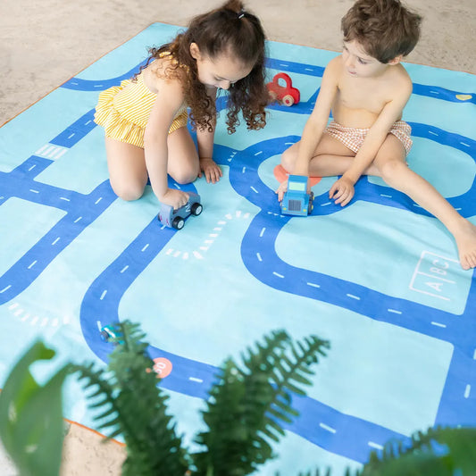 Quut Speel handdoek / Strandlaken On the Road XXL - 180x180cm - Blauw