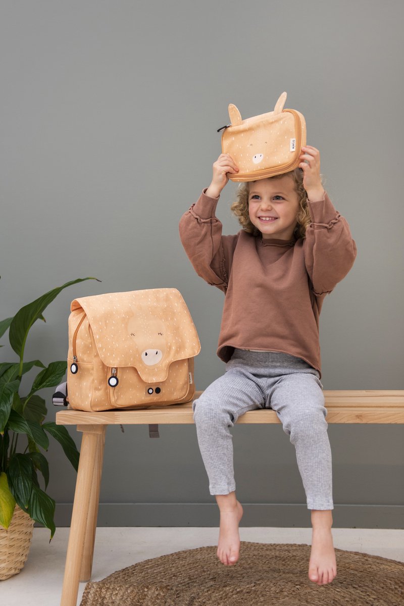 Trixie Schoolbag Mrs. Giraffe 7 Liter Rose - Book bag - Toddler book bag