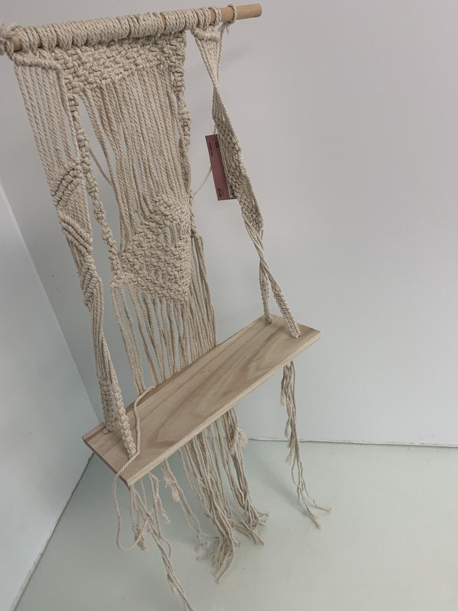 Macrame wandplank hanger