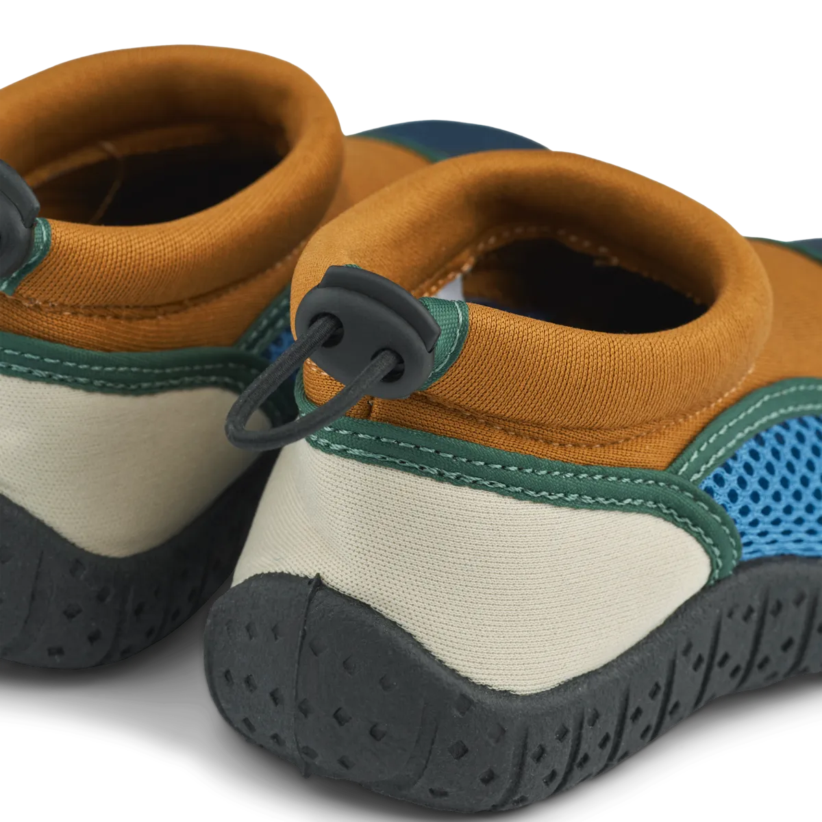 Aqua shoe brand shop