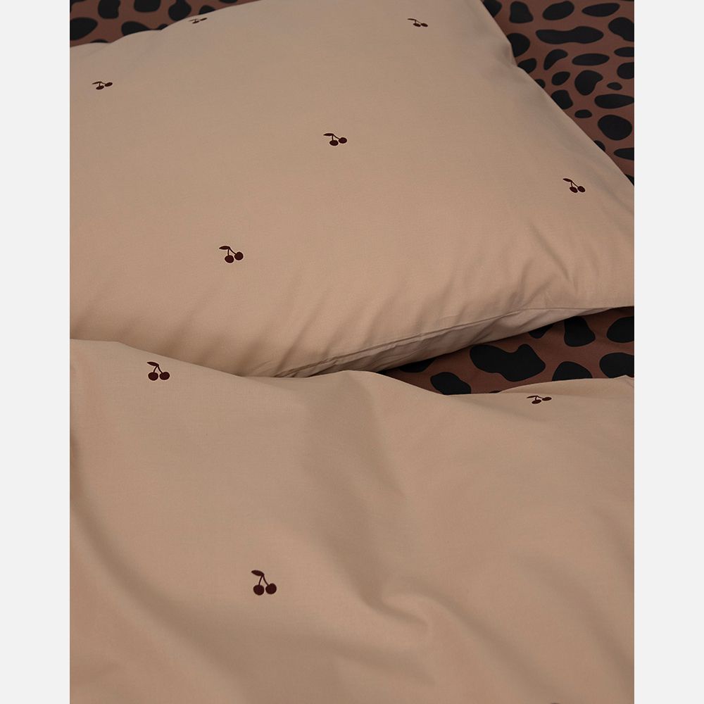 Studio Ditte Duvet cover Red Cherries 140x220cm - Nude